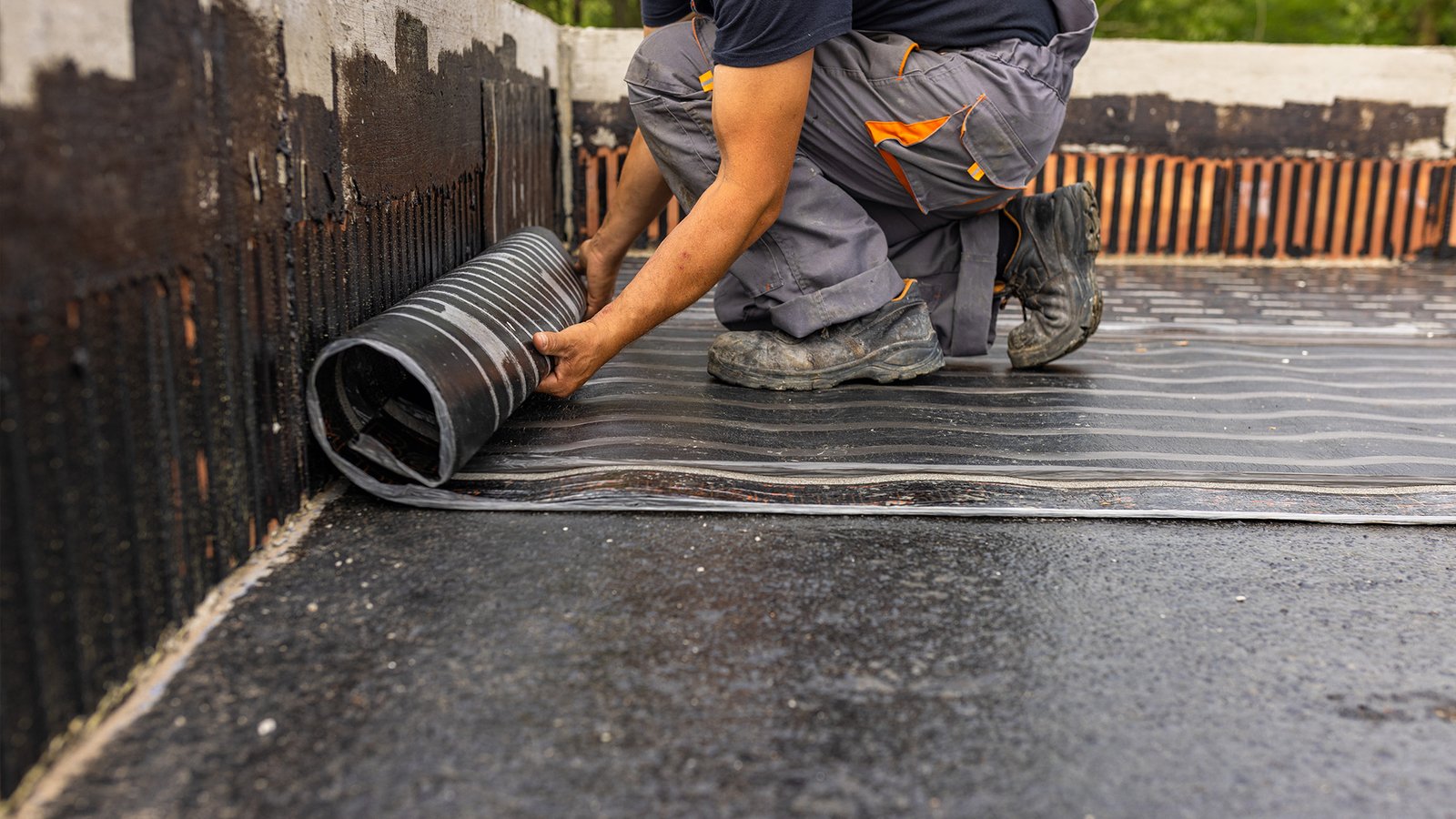 Our flat roofing systems are ideal for commercial properties and modern homes. We offer a range of flat roofing options, including EPDM, TPO, and modified bitumen, all installed to the highest standards. 